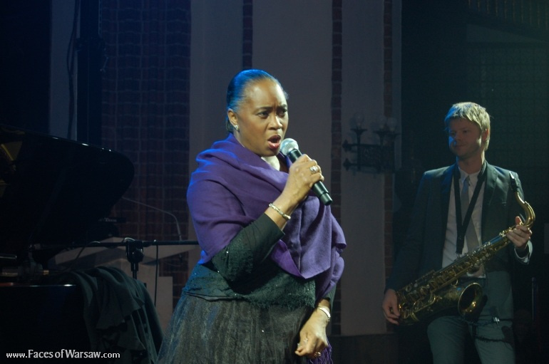 Faces of Warsaw - Barbara Hendricks Christmas Concert in St. John's Cathedral