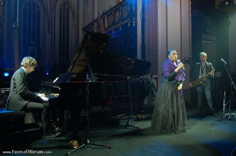 Faces of Warsaw - Barbara Hendricks Christmas Concert in St. John's Cathedral