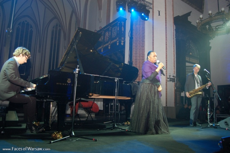 Faces of Warsaw - Barbara Hendricks Christmas Concert in St. John's Cathedral