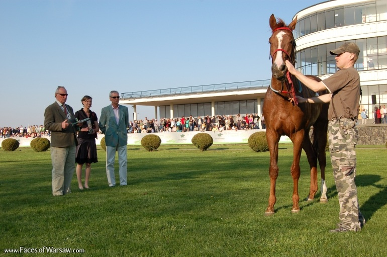 Faces of Warsaw - Służewiec Racetrack Season 2009 Opening