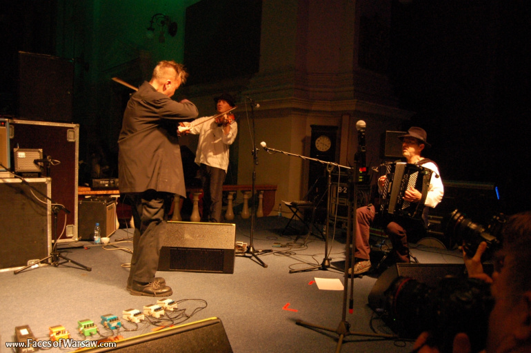 Faces of Warsaw - "Singer's Warsaw" Festival 2009: "East meets East" - concert by Nigel Kennedy and Kroke