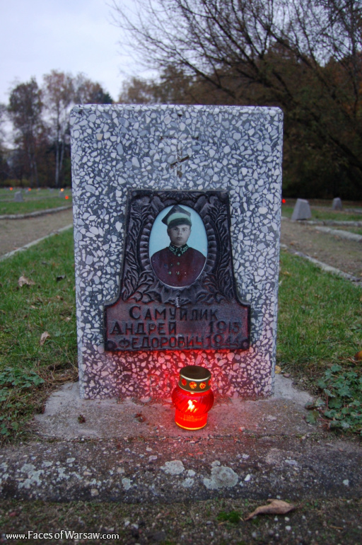 Faces of Warsaw - Soviet Army Soldiers' Cemetery - Mausoleum, All Saints 2009