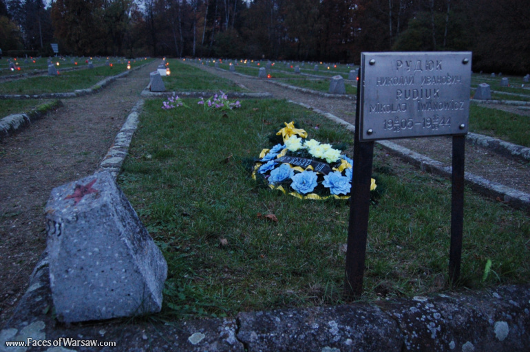 Faces of Warsaw - Soviet Army Soldiers' Cemetery - Mausoleum, All Saints 2009