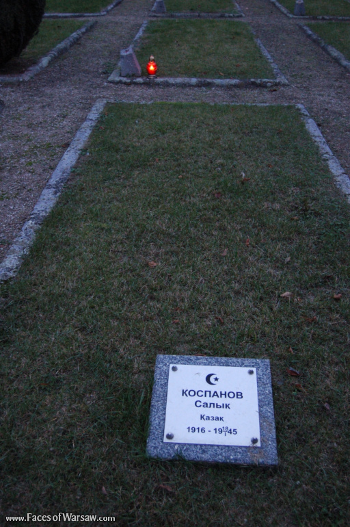 Faces of Warsaw - Soviet Army Soldiers' Cemetery - Mausoleum, All Saints 2009
