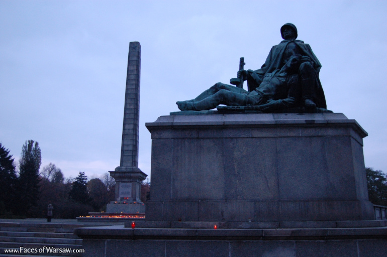 Faces of Warsaw - Soviet Army Soldiers' Cemetery - Mausoleum, All Saints 2009