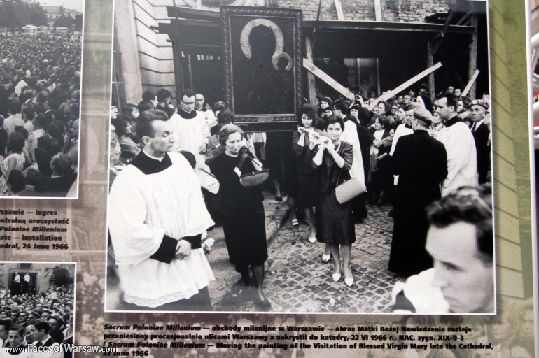 Faces of Warsaw - "We go separate ways with the oponents of socialism!", Konstytucji Square, 2009