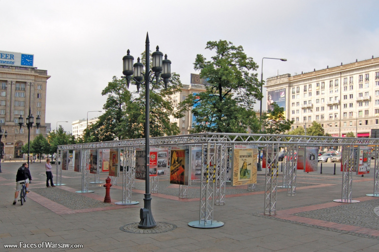 Faces of Warsaw - "We go separate ways with the oponents of socialism!", Konstytucji Square, 2009