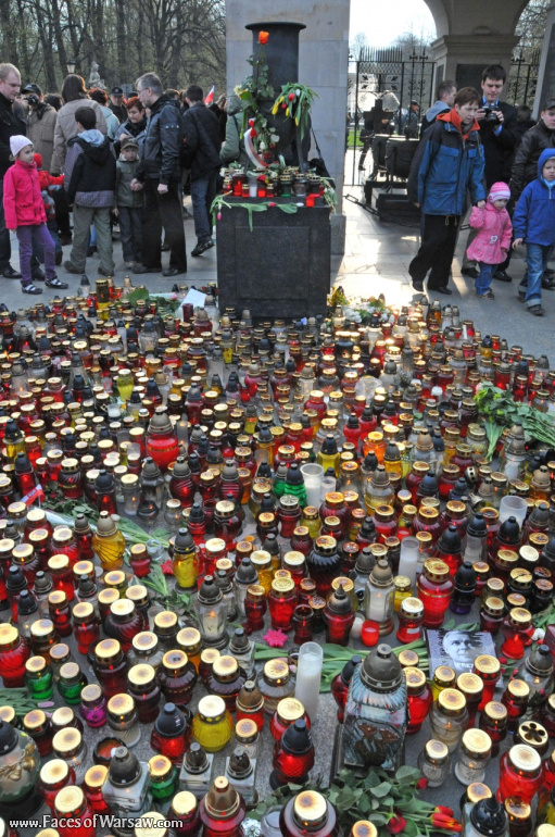 Faces of Warsaw - National mourning after government plane crash near Smolensk