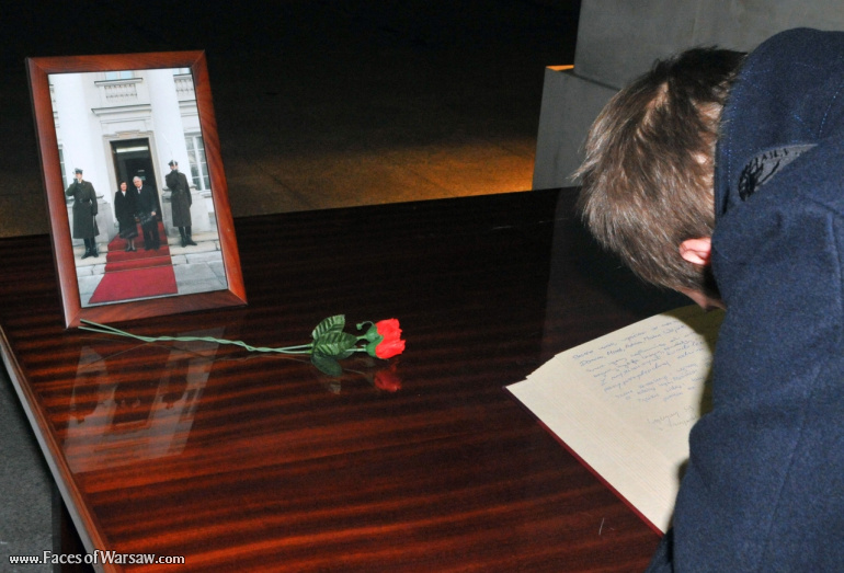 Faces of Warsaw - National mourning after government plane crash near Smolensk