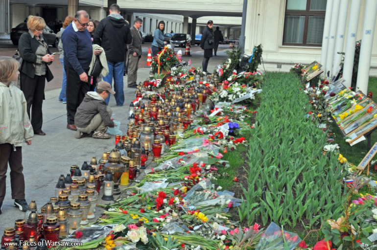 Faces of Warsaw - National mourning after government plane crash near Smolensk