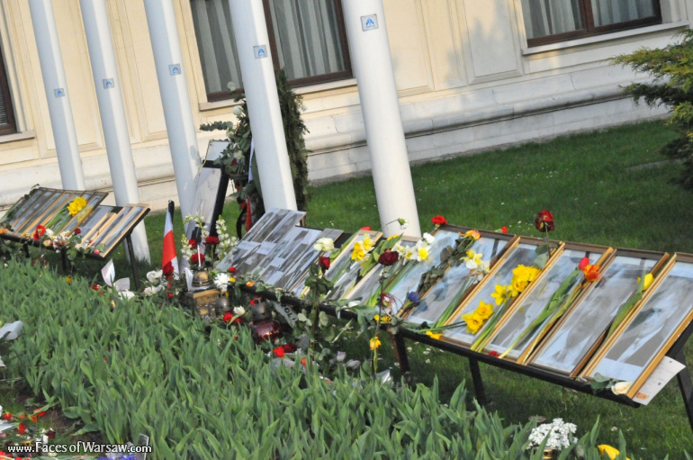 Faces of Warsaw - National mourning after government plane crash near Smolensk