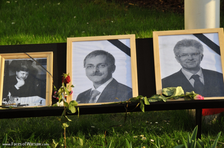 Faces of Warsaw - National mourning after government plane crash near Smolensk