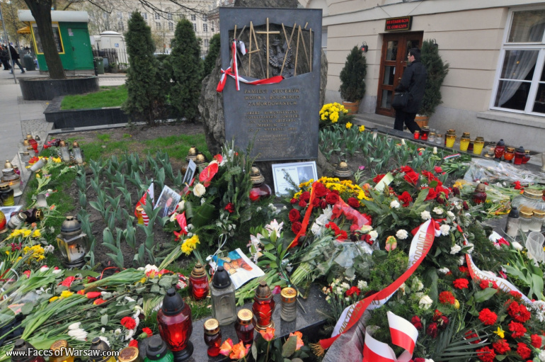Faces of Warsaw - National mourning after government plane crash near Smolensk