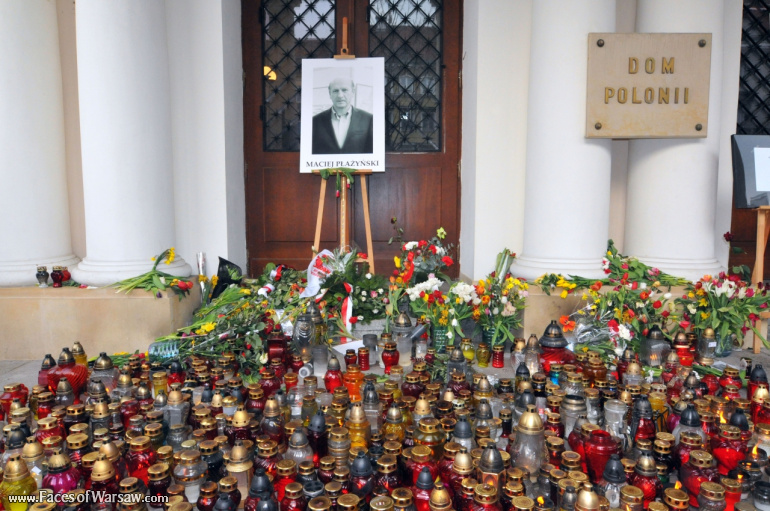 Faces of Warsaw - National mourning after government plane crash near Smolensk