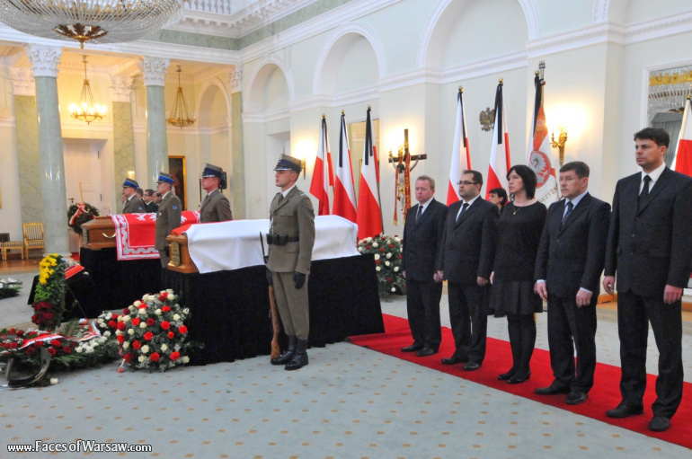 Faces of Warsaw - National mourning after government plane crash near Smolensk