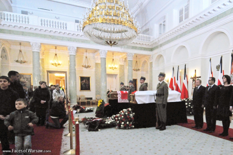 Faces of Warsaw - National mourning after government plane crash near Smolensk