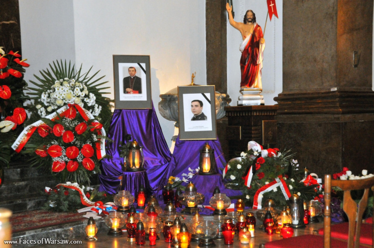Faces of Warsaw - National mourning after government plane crash near Smolensk