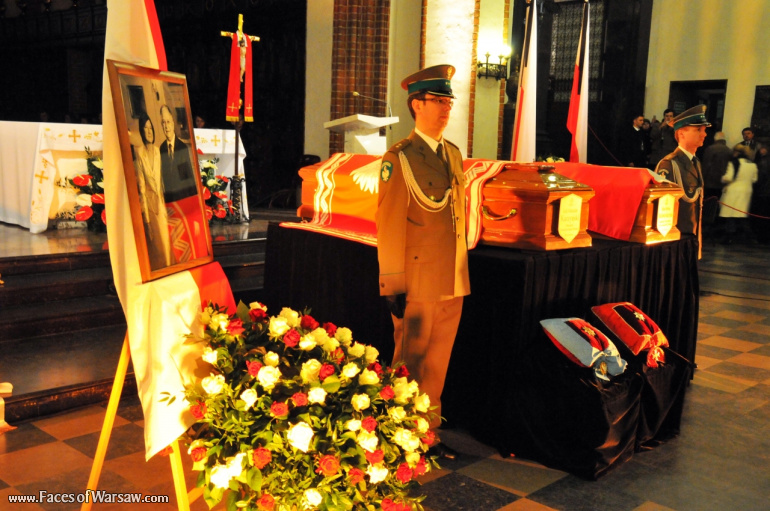 Faces of Warsaw - National mourning after government plane crash near Smolensk