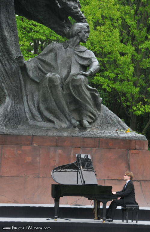 Faces of Warsaw - Sunday Piano Concerts in Łazienki