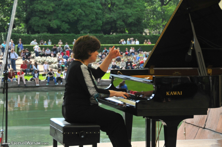 Faces of Warsaw - Sunday Piano Concerts in Łazienki
