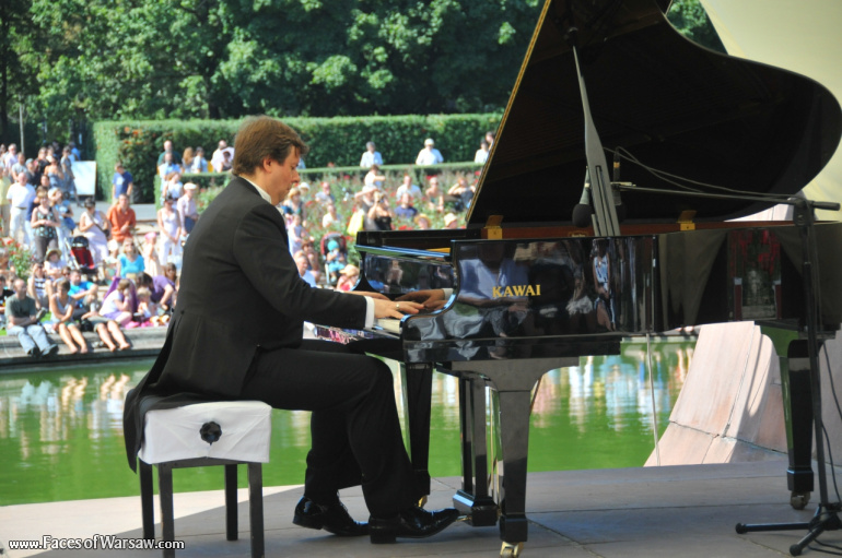 Faces of Warsaw - Sunday Piano Concerts in Łazienki