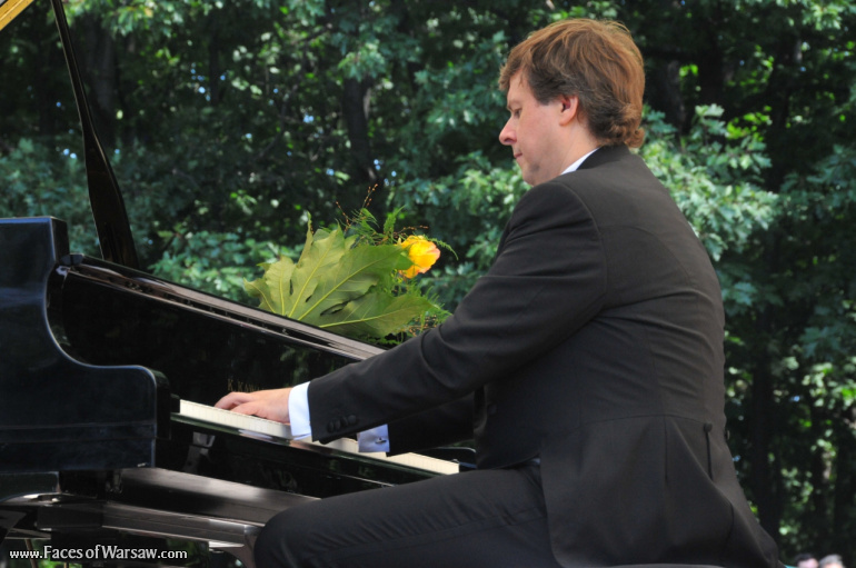 Faces of Warsaw - Sunday Piano Concerts in Łazienki