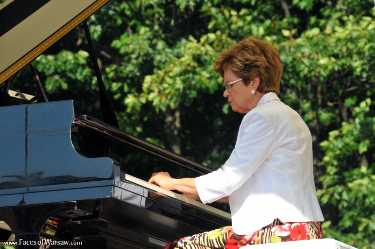Faces of Warsaw - Sunday Piano Concerts in Łazienki