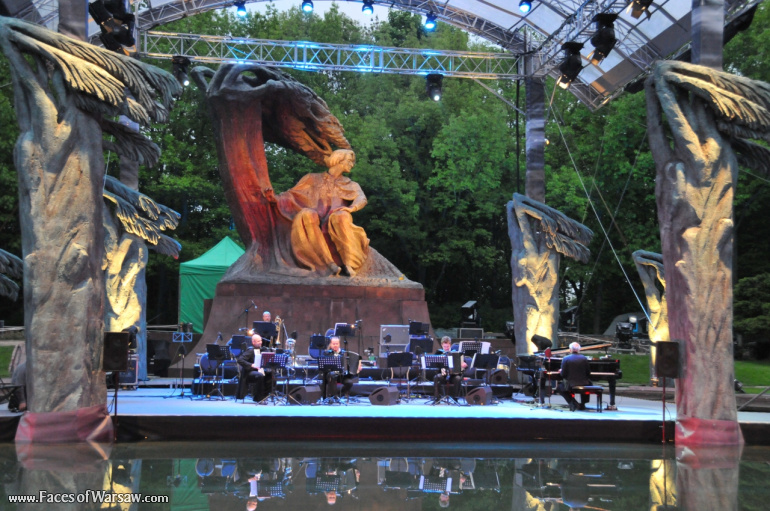 Faces of Warsaw - Michael Nyman and Motion Trio in Royal Łazienki