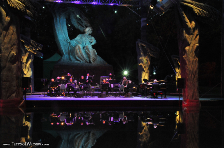 Faces of Warsaw - Michael Nyman and Motion Trio in Royal Łazienki