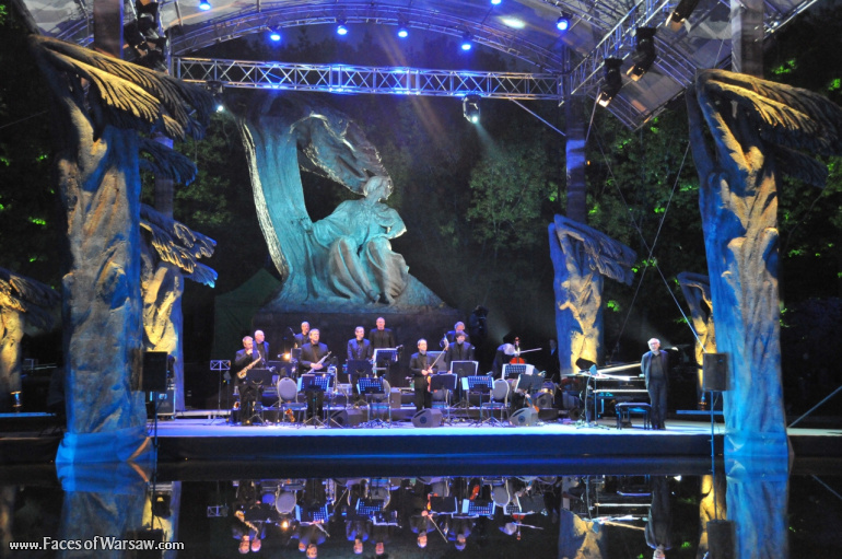 Faces of Warsaw - Michael Nyman and Motion Trio in Royal Łazienki