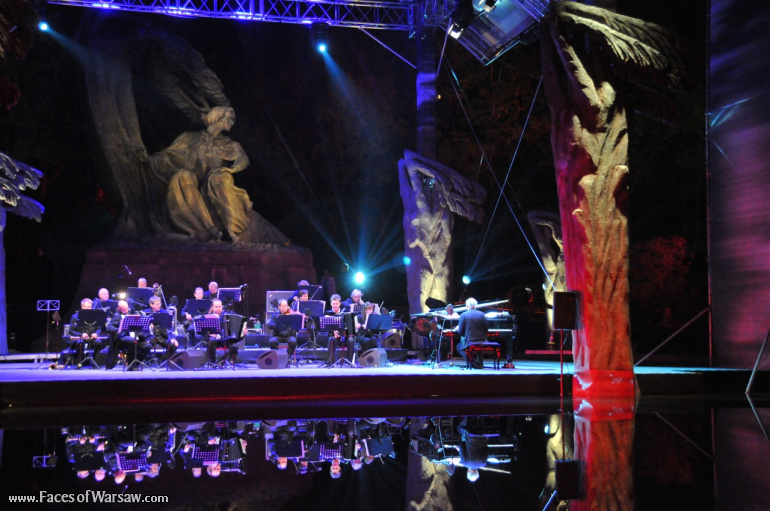 Faces of Warsaw - Michael Nyman and Motion Trio in Royal Łazienki