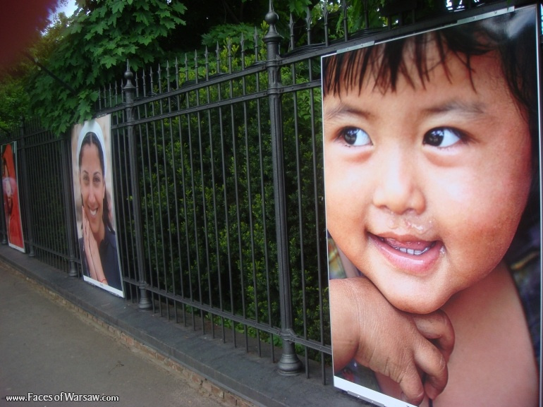 Faces of Warsaw - "Smile of the World" Photo Exhibition - Łazienki fencing
