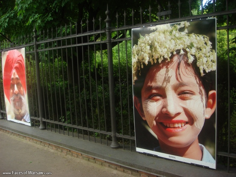 Faces of Warsaw - "Smile of the World" Photo Exhibition - Łazienki fencing