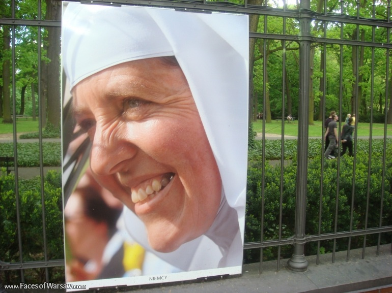 Faces of Warsaw - "Smile of the World" Photo Exhibition - Łazienki fencing